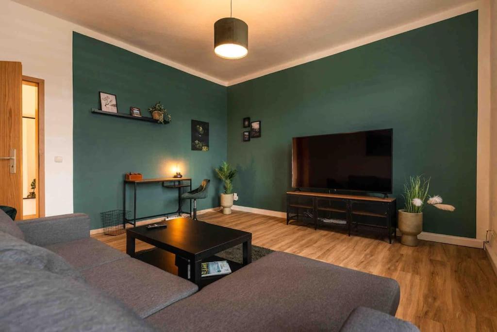 Ferienwohnung Bali Style Mit High Speed Wlan Und Gratis Parkplatz Gera Exterior photo